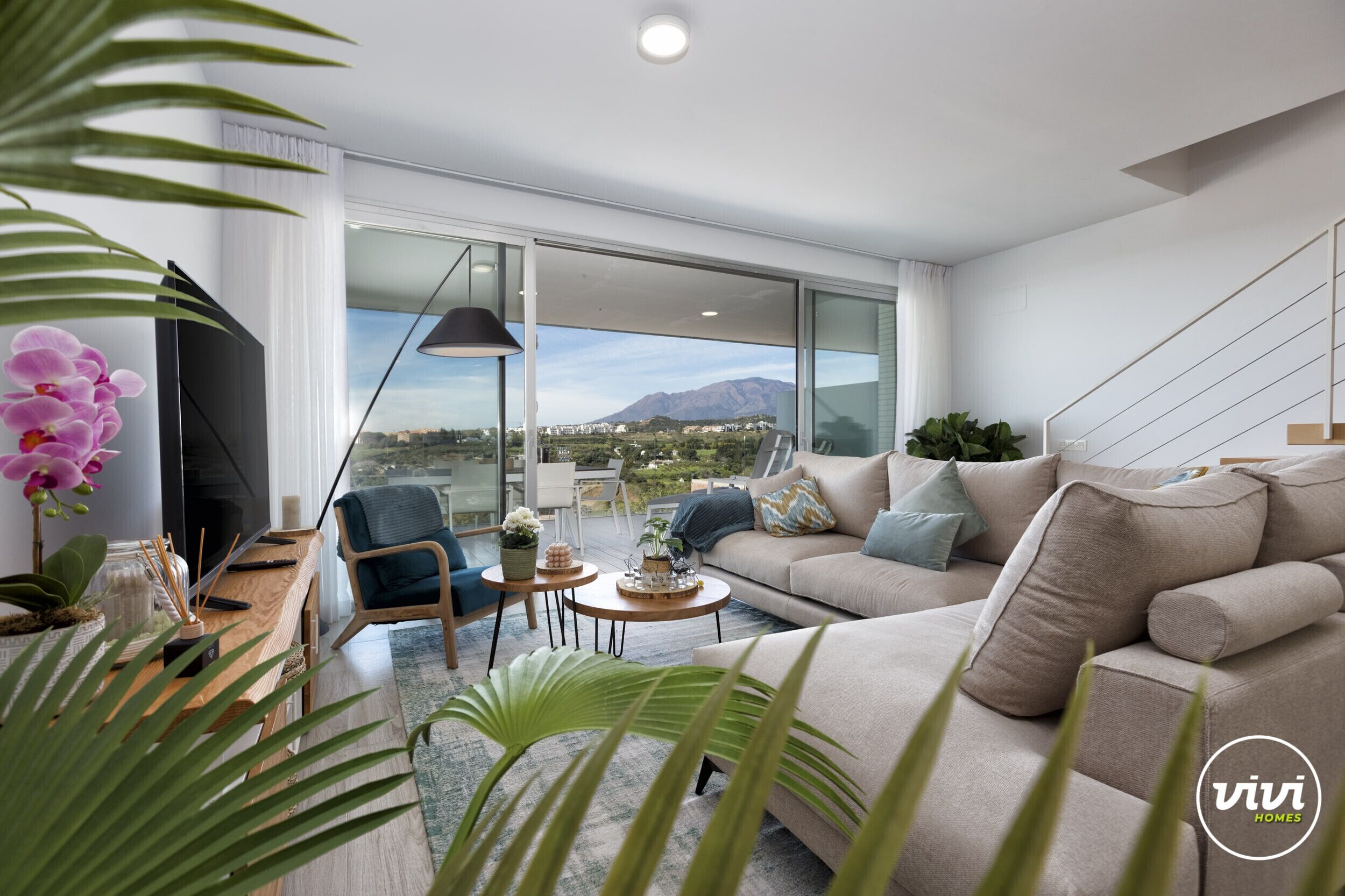 Livingroom with a modern interior, Sonrisa, Townhouse in Estepona