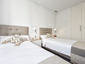 Bedroom with closet, Sonrisa, Townhouse in Estepona - Sonrisa | Sea view - pool - terrace (Estepona)
