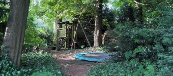 Characteristic detached villa in Hilversum with very spacious garden.