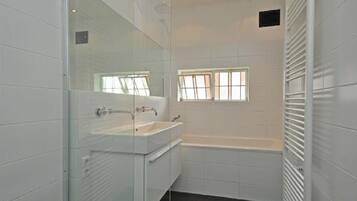Douche, serviettes fournies
