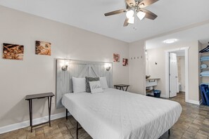 3 chambres, fer et planche à repasser, Wi-Fi gratuit, draps fournis