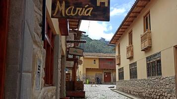 Desk, laptop workspace, free WiFi