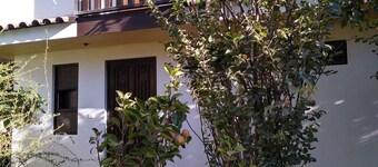 hab. con vista jardin y montañas