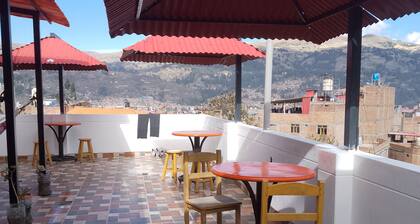 hab. con vista jardin y montañas