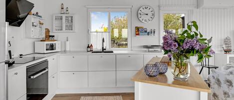 Køleskab, ovn, kogeplade, opvaskemaskine