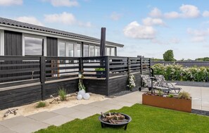 Terrace/patio - Beautiful home in Hejls with WiFi (Hejls)