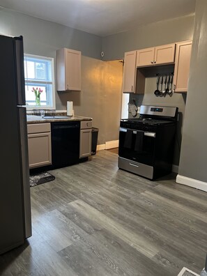 Private kitchen -  3 Bedroom Unit for Travel Working Professionals (Buffalo)