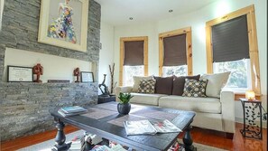 Living area -  3 Bedroom Unit for Travel Working Professionals (Buffalo)