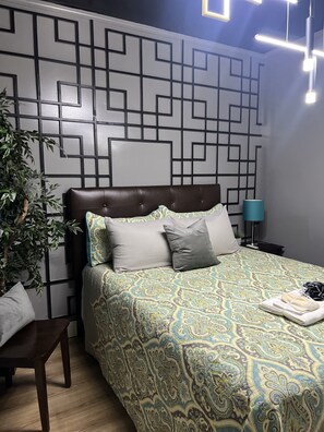 Room -  3 Bedroom Unit for Travel Working Professionals (Buffalo)