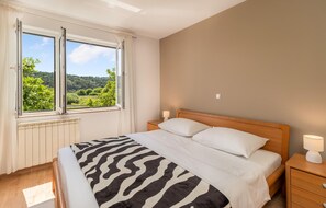 1 bedroom, free WiFi, bed sheets