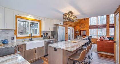 This chalet is a 3 bedroom(s), 2 bathrooms, located in Hedgesville, WV.