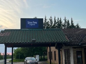 Front of property - Stay Inn Express (Cambridge)