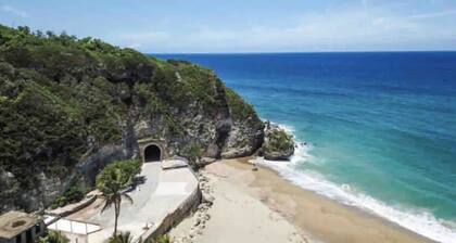 Coastal escape / near beach / Guajataca tunnel; / Isabela