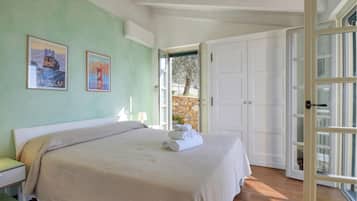 3 chambres, fer et planche à repasser, lit parapluie, Wi-Fi gratuit