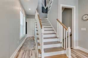 Interior - Modern 3-Bedroom Retreat: Pool & Endless Beach Fun (Gulf Shores)