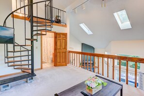 Interior - Sunday Slopes - Game Room + Central Location! (Conway)