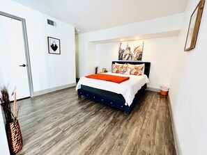 1 bedroom, WiFi, bed sheets - The Sunshine Getaway (Houston)