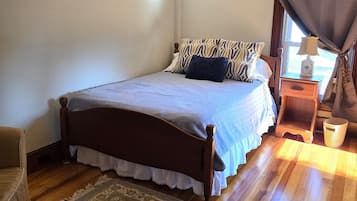 3 makuuhuonetta, silitysrauta/-lauta, ilmainen Wi-Fi, vuodevaatteet