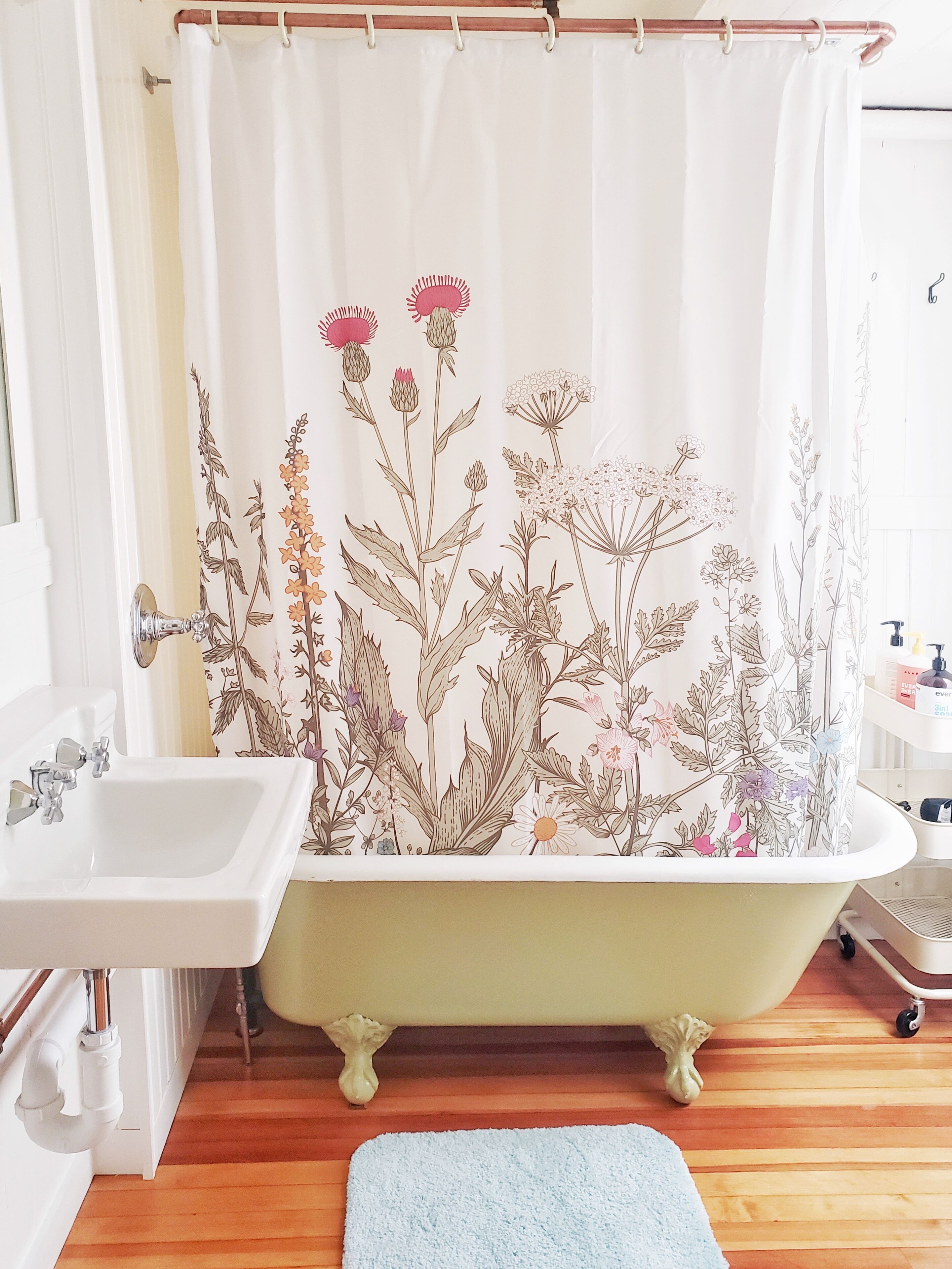 Eco-friendly toiletries, towels, soap, shampoo