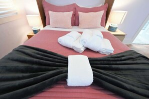 3 Schlafzimmer, Bügeleisen/Bügelbrett