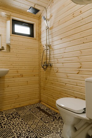 Shower, hair dryer, towels, soap - Villas at a great place with great views (Mestia)