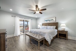 4 bedrooms, iron/ironing board, WiFi, bed sheets - The Fox Den - 4BR/3BA - Sleeps 12 (Benton County)