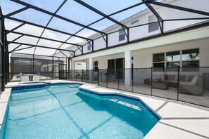 Pool - NICE 15BR Home Near Disney | Groups Welcome (Kissimmee)