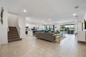 Interior - Pool, Spa & Themed Bedrooms Near Disney Parks (Kissimmee)