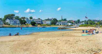 Cottage | 3 Min Walk to the Beach