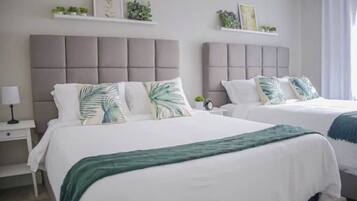 5 slaapkamers, een strijkplank/strijkijzer, reisbedje, gratis wifi