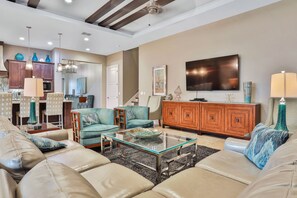 Smart TV, video games, DVD player, foosball - Family Fun in Reunion Resorts! (Four Corners)