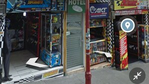 A hotel with a balcony, a SuperMoto store, and a MyViva store. - Hotel Cañaveral Plaza (Manizales)