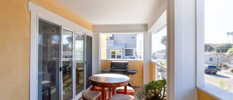 تناول الطعام بالخارج