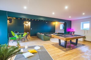 Game room - So Villa Ragonniere - Piscine Intérieure - Foot - 2h Paris - 30 p (Villiers-Saint-Benoît)