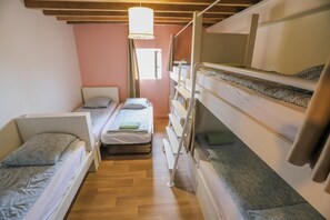 5 dormitorios, wifi gratis, ropa de cama