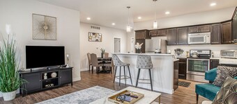 Gatsby Place | Beaches | Grand Mere | Wineries