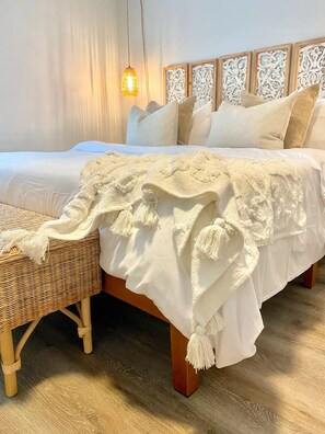 3 Schlafzimmer, Schreibtisch, Bügeleisen/Bügelbrett, Reisekinderbett