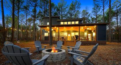 Foosball, Corn Hole, Hot Tub, Fire Pit, Pets, Plenty Of Shade