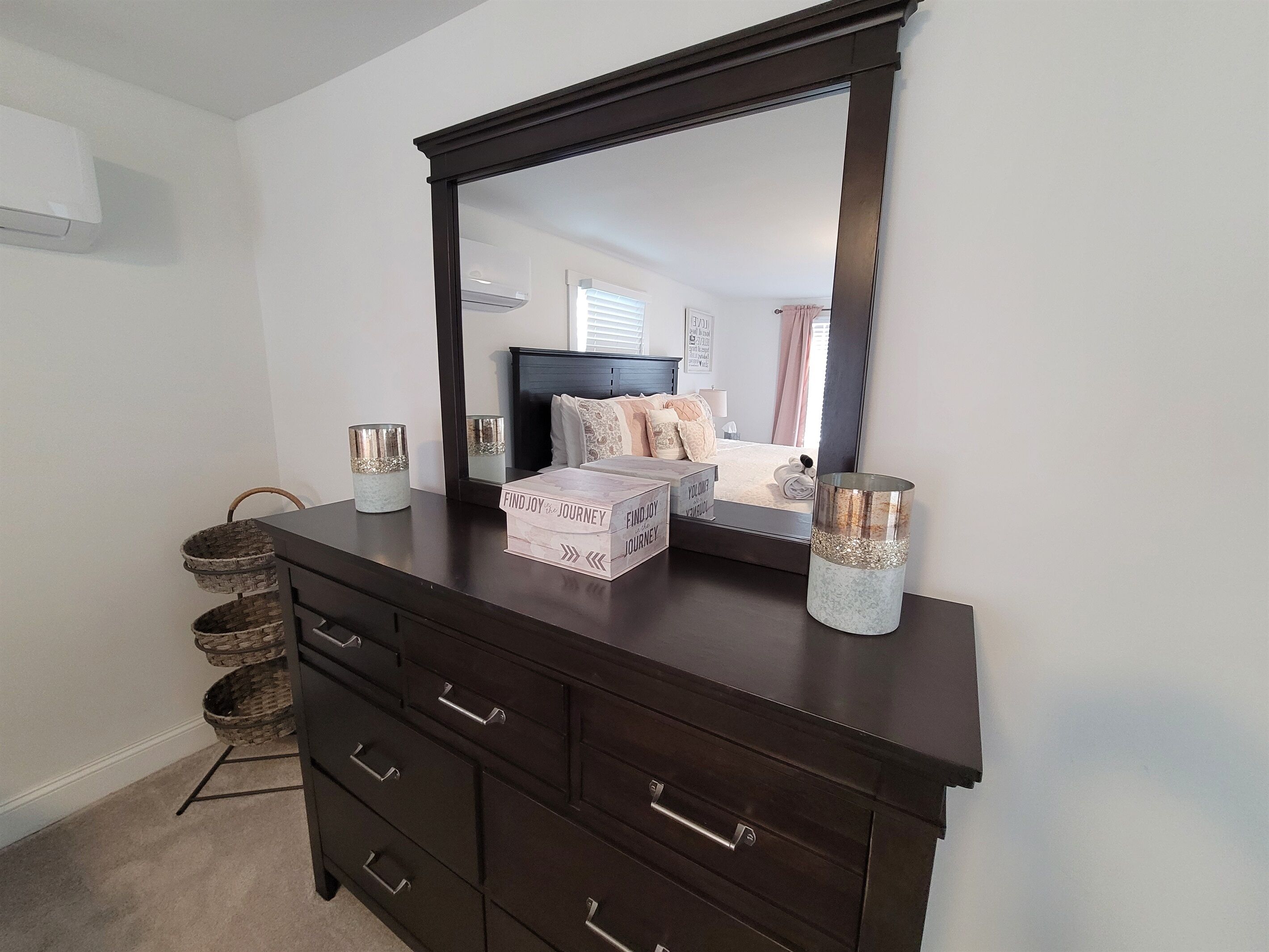 2 chambres, bureau, fer et planche à repasser, accès au Wi-Fi (inclus)