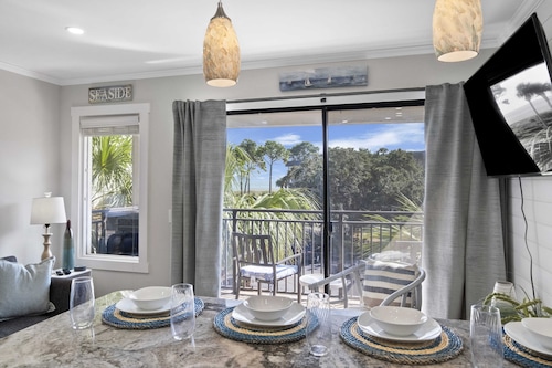 2 Bedroom Ocean View Condo