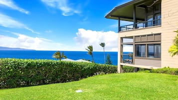 Villa, 2 chambres, balcon, vue océan (Oceanfront, Sleeps 6 (KRV-2912)) | Extérieur
