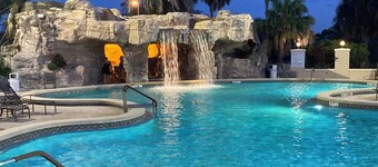 Beautifully renovated 2 bed- 2 bath home close to Spanish Springs Town Square