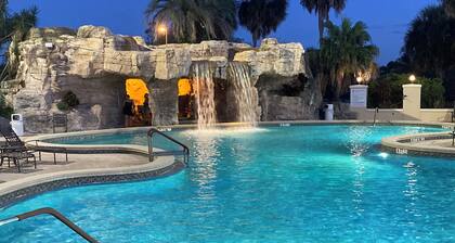 Beautifully renovated 2 bed- 2 bath home close to Spanish Springs Town Square