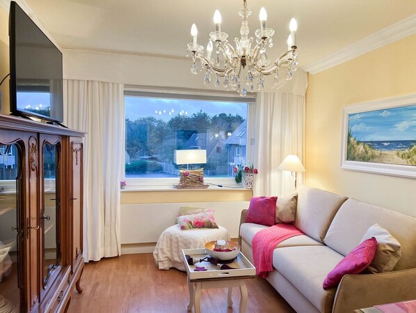 Unclassified image, 1 of 17, button