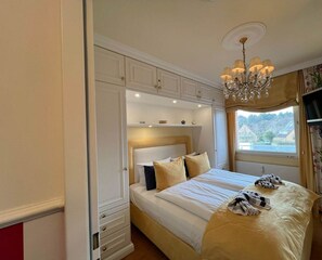 Unclassified image, 4 of 17, button