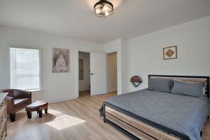 4 Schlafzimmer, Schreibtisch, Reisekinderbett, kostenloses WLAN