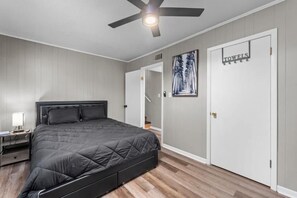 4 bedrooms, iron/ironing board, free WiFi, bed sheets