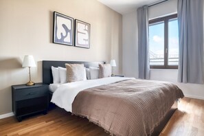 3 bedrooms, iron/ironing board, WiFi, bed sheets - Classic Charlottenburg 3BR nr Tiergarten, by Blueground (Berlin)