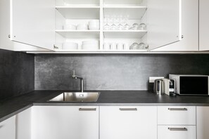 Refrigerador, microondas, horno, lavavajillas