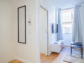 Interior - Stylish 1-Bedroom Apartment in the City Center (Cannes)